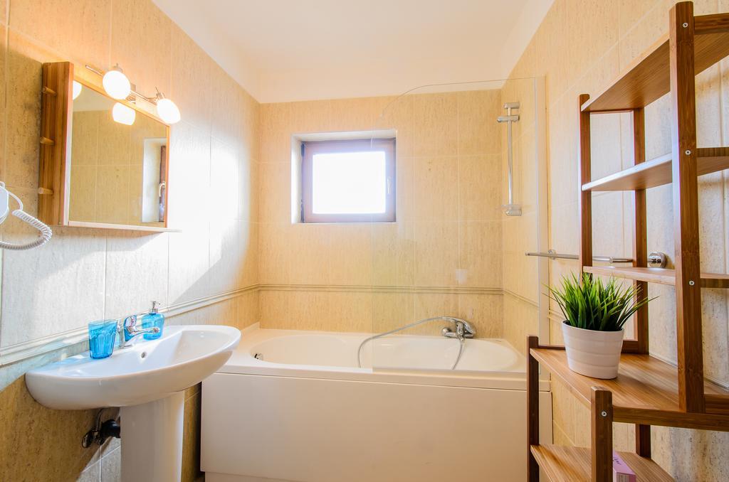 Hotel Apart Tel Aviv Sebeş Екстериор снимка